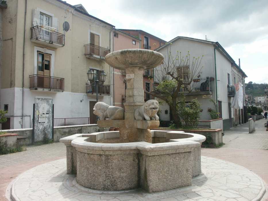 PICT9459, Public Fountain .jpg 62.3K